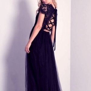 NWT SOLDOUT chi chi london erin black laceup prom